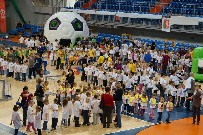 Festiwal piłkarski dla dzieci na Globusie (ZDJĘCIA)