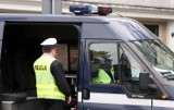 Nowa Wieś: Kierowca potrącił 53-latka i uciekł. Pieszy zmarł
