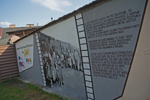 Młodzi ludzie z Trawnik stworzyli mural upamiętniający hitlerowski obóz pracy, który istniał w ich miejscowości podczas II wojny światowej.