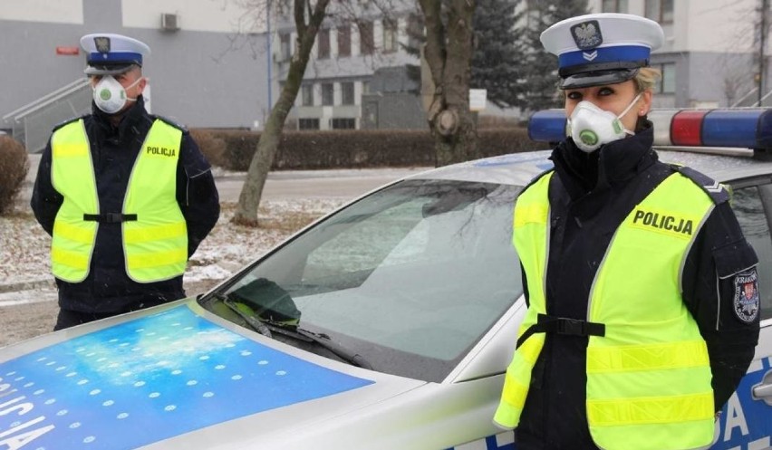 Już w lutym maski otrzymali policjanci z Krakowa.