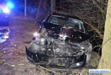 Pijany kierowca wjechał w drzewo na Alei Zwycięstwa. Został ranny