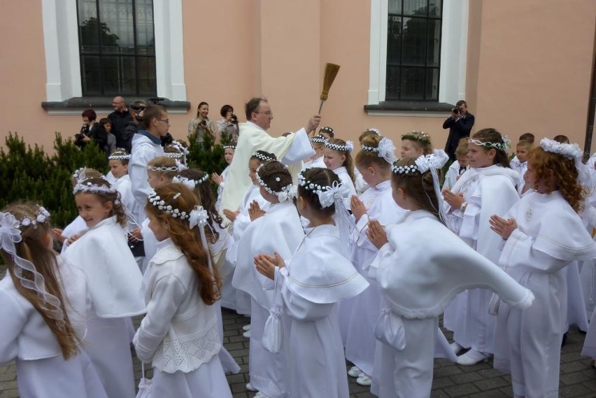 Chodzież: Komunia 2012. Sakrament w parafii św. Floriana [ZDJĘCIA]