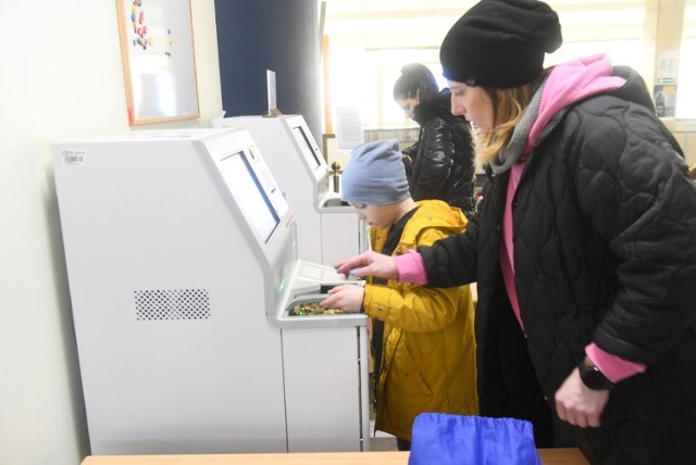 Kolejne urządzenie do zamiany bilonu jest w zielonogórskim oddziale Narodowego Banku Polskiego