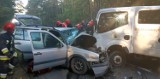 Czołowe zderzenie na drodze z Wielunia do Turowa. Jedna osoba ranna [ZDJĘCIA]