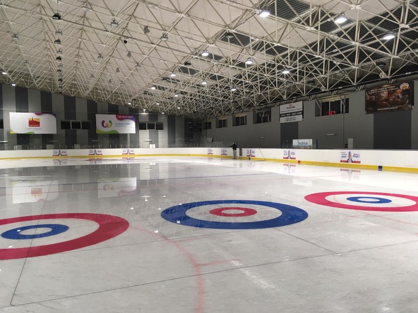 Otwarte treningi curlingu w Świdnicy. Przyjdź i spróbuj zagrać w tę fascynująca dyscyplinę!