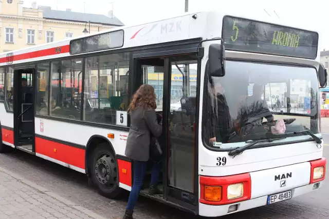 Jazda bez biletu piotrkowską emzetką może kosztować prawie 80 zł