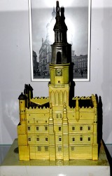 Muzeum w Chodzieży ma wyjątkowy eksponat: Ceramiczny model poznańskiego ratusza