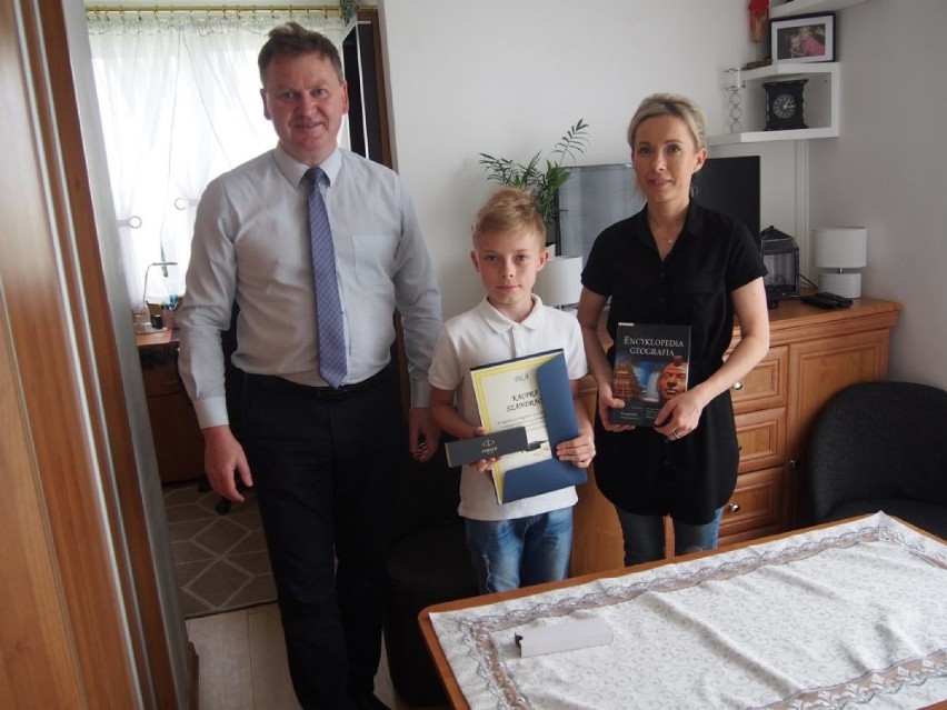 Nagrody wójta gminy Liniewo dla uzdolnionej młodzieży [ZDJĘCIA]