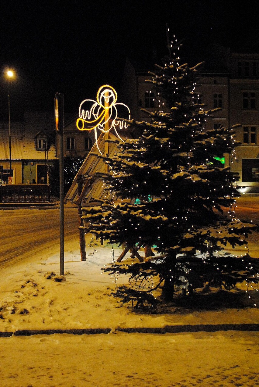 Grudzień 2012 roku w Szamotułach. Jak wtedy wyglądały świąteczne dekoracje na Rynku?