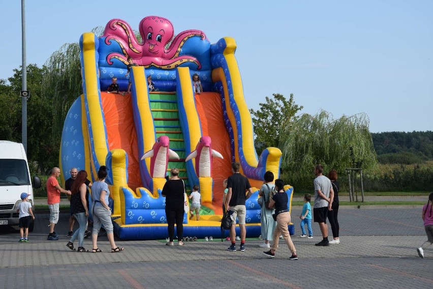 Festyn na zakończenie lata w Skokach. Impreza odbyła się na miejscowym targowisku