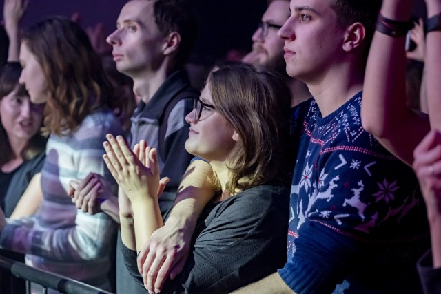 Rosalie. to bez wątpienia jedna ze wschodzących gwiazd polskiej muzyki. W sobotę mogli przekonać się o tym fani z Poznania. Laureatka Medalu Młodej Sztuki „Głosu Wielkopolskiego” wystąpiła w klubie Tama.