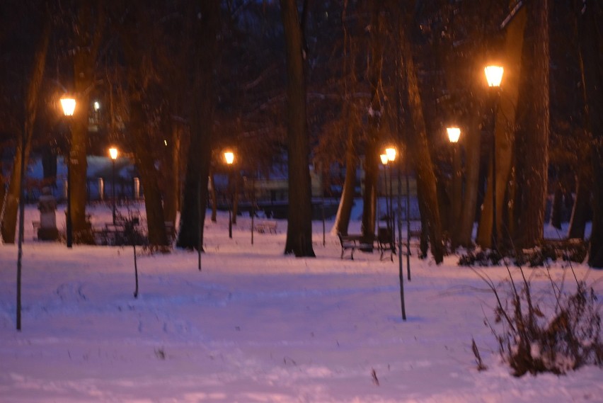 Tak wygląda zaśnieżony Gubin nocą. Zachęcamy do wysyłania...