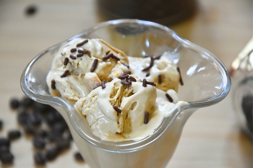 Ten przepis na lody kawowe jest świetnym pomysłem na deser...