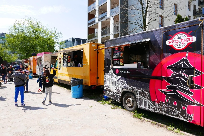 Trwa Festiwal Food Trucków na Żoliborzu w Warszawie