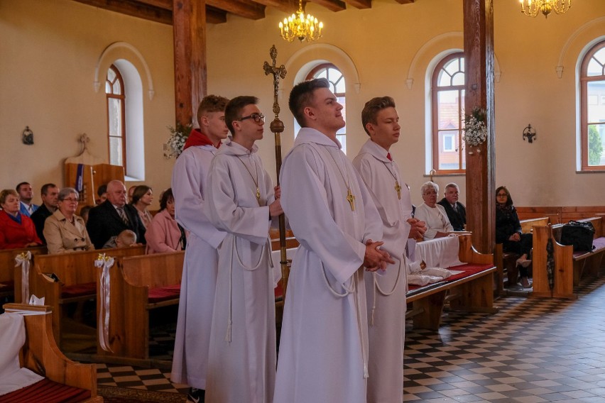 Pniewy. I Komunia w parafii Św. Jana Chrzciciela