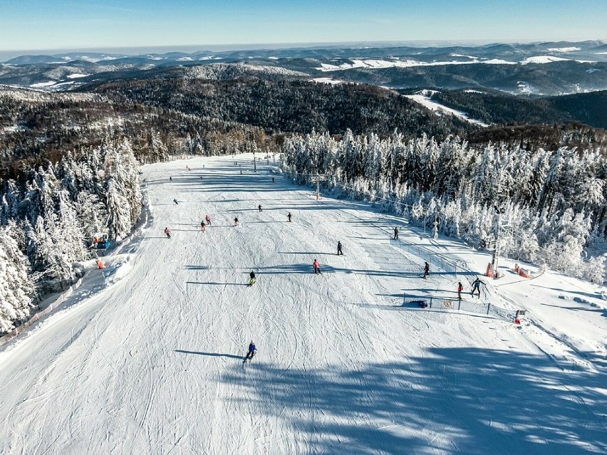 Trasy narciarskie w ośrodku sportów zimowych Grupy PKL na...