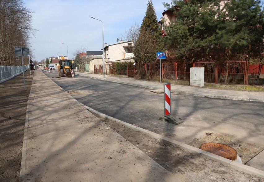 Kończy się przebudowa ulicy Wiertniczej w Radomiu. Będzie nowy chodnik i równa nawierzchnia. Zobaczcie zdjęcia