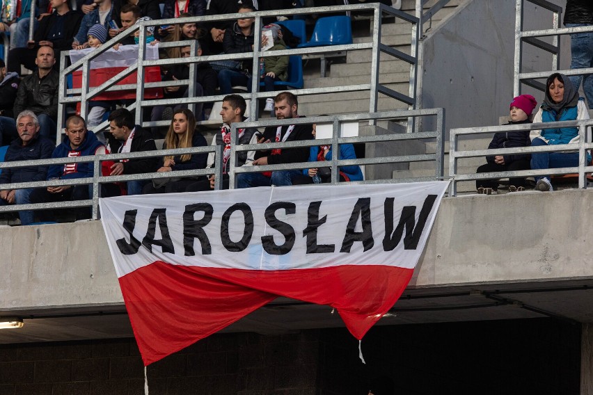 Kibice na meczu Polska - Niemcy w Rzeszowie. Młodzi piłkarze zmierzyli się na Stadionie Miejskim Stal. Zobacz, jak kibicowali naszym