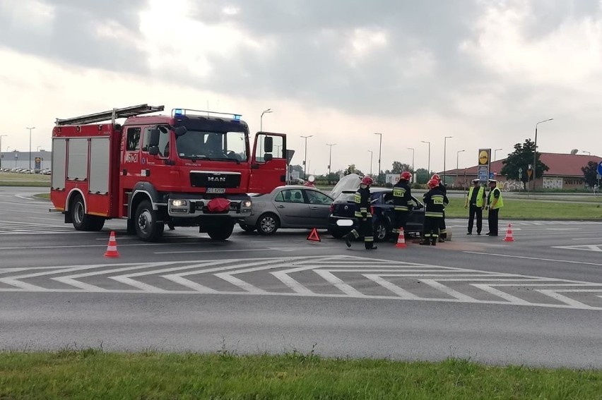 Dziś (8 czerwca) rano na skrzyżowaniu alei Niepodległości z...