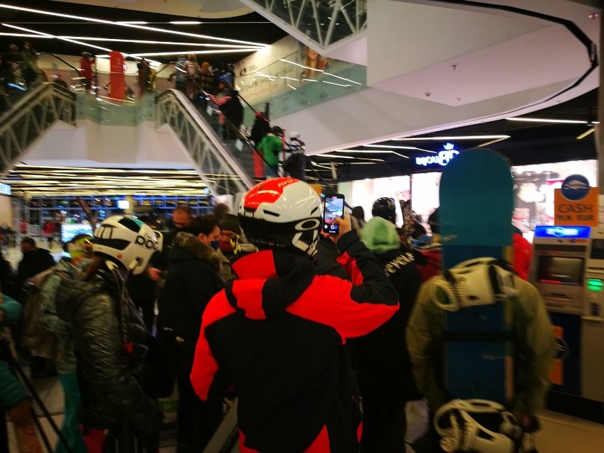 Protest narciarzy w Galerii Katowickiej