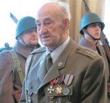 Major Józef Głowacki z Piotrkowa pośmiertnie odznaczony