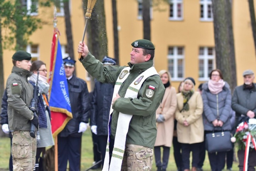 Na Placu Golasia odłsłonięto pamiątkową tablicę [ZDJĘCIA]