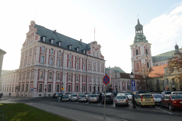 Studiujesz? Nieważne czy dziennie, czy zaocznie, wieczorowo czy eksternistycznie. Płatne staże studenckie w Urzędzie Miasta Poznania czekają na Ciebie. Termin nadsyłania zgłoszeń mija 31 stycznia.