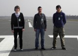 Licealiści spacerowali po pasie startowym lotniska