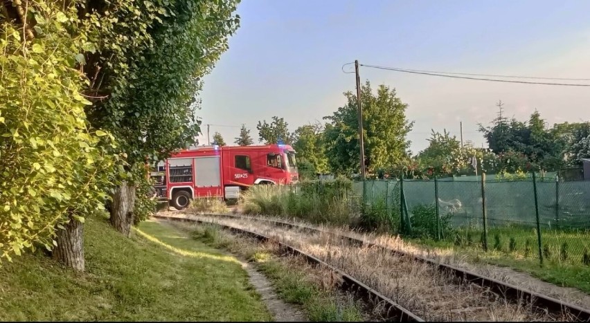 Pożar gazu w Jaworzynie-Śląskiej pod Świdnicą: Dwóch poszkodowanych, ewakuacja i całonocna akcja gaśnicza. Zobacz film