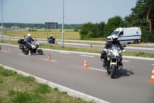 Ilustracja: policyjny sprawdzian na motocyklu