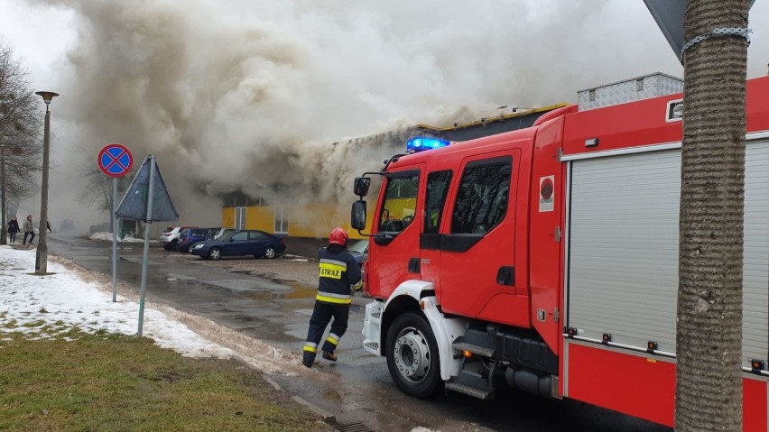 Pożar w sklepie Żabka przy ulicy Grota Roweckiego w Opolu....