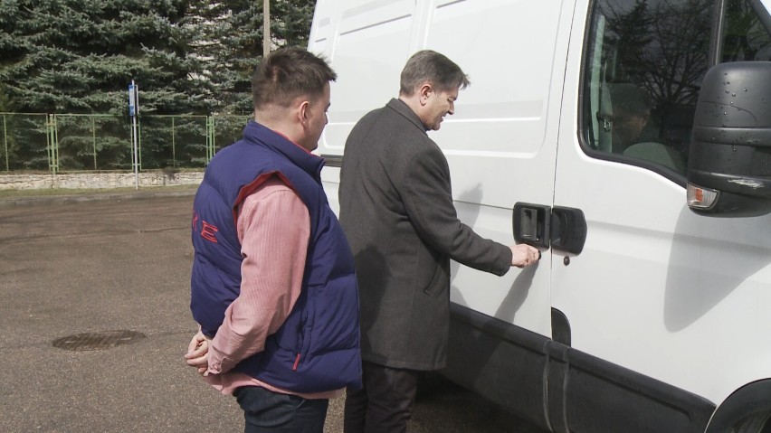 Puńsk. Gmina przekazała busa zaprzyjaźnionej ukraińskiej Winnicy 