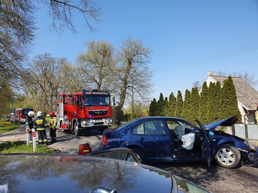 Wypadek w Margoninie. Dwie osoby poszkodowane [ZDJĘCIA]