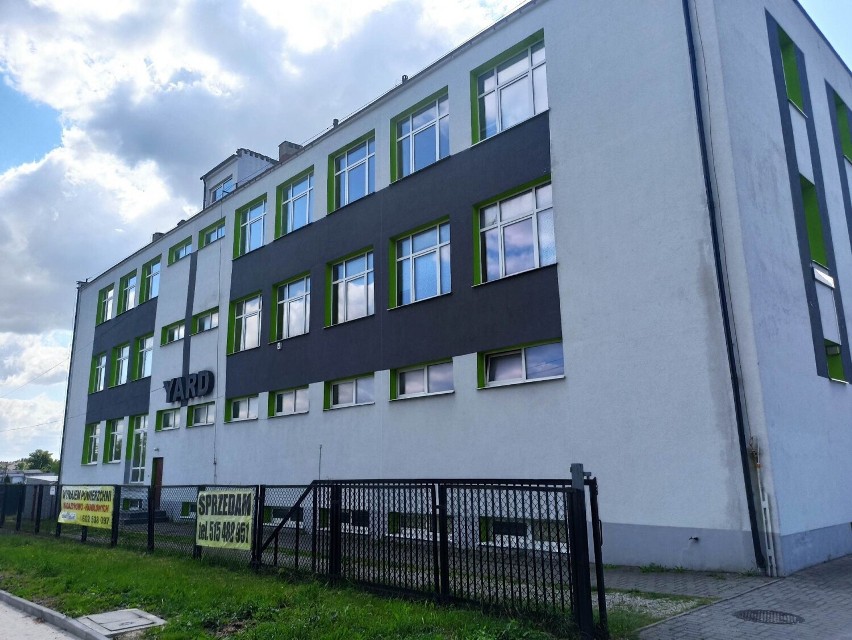 Budynek, który miasto Radomsko chce kupić dla MOPS mieści...