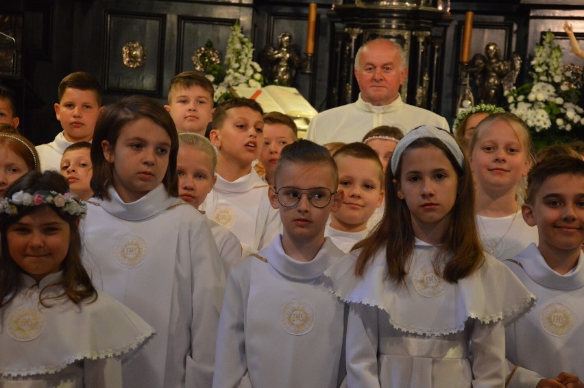 Dzieci z Bełchatowa, które w niedzielę przystąpiły do I Komunii Św. z pielgrzymką na Jasnej Górze