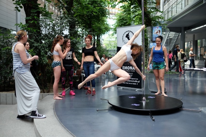 Fit-Expo 2016: Pole dance, czyli taniec na rurze na MTP [ZDJĘCIA, WIDEO]