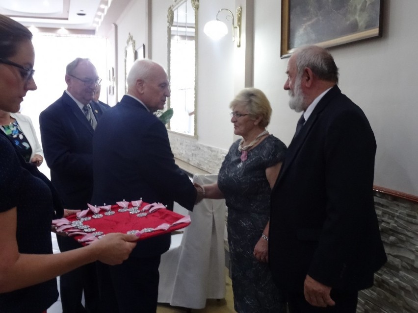 Grodzisk: wręczenie medali na 50-lecie małżeństwa FOTO