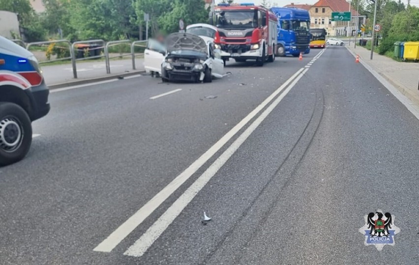 Wypadek przy wjeździe do Wałbrzycha. Co ustalili policjanci?