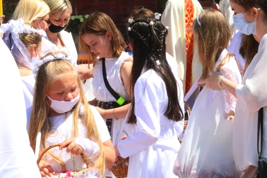 Legnica: Procesja Bożego Ciała w parafii Matki Bożej Królowej Polski