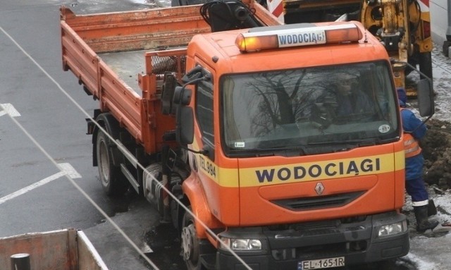 W poniedziałek 13 grudnia doszło do awarii wodociągu przy ul. Szczecińskiej 60 w Łodzi. Wody nie ma m.in. w budynku szkoły podstawowej.
