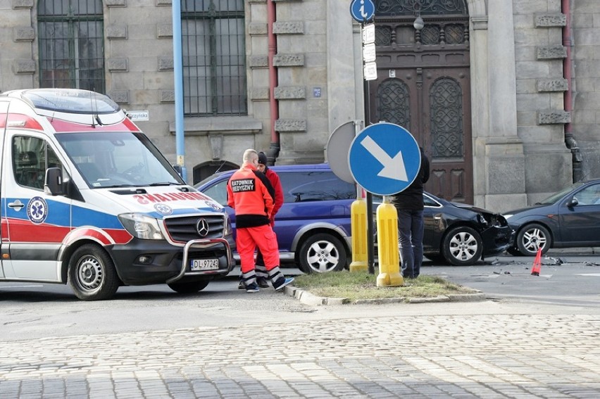 Wypadek na ulicy Brama Głogowska w Legnicy [ZDJĘCIA]