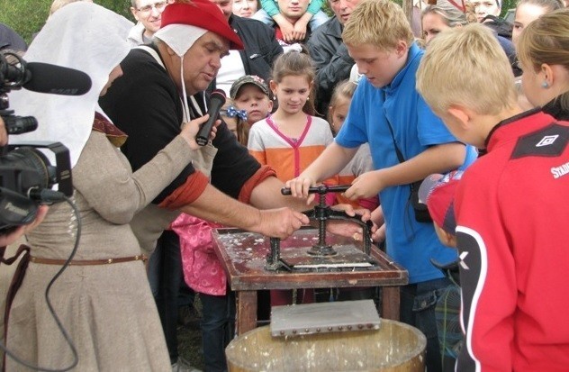 Średniowieczny gródek w Kochłowicach - tu odbyła się część Europejskich Dni Dziedzictwa 2013