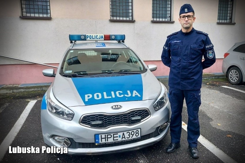 Podkomisarz Marcin Kwieciński z komisariatu policji w...
