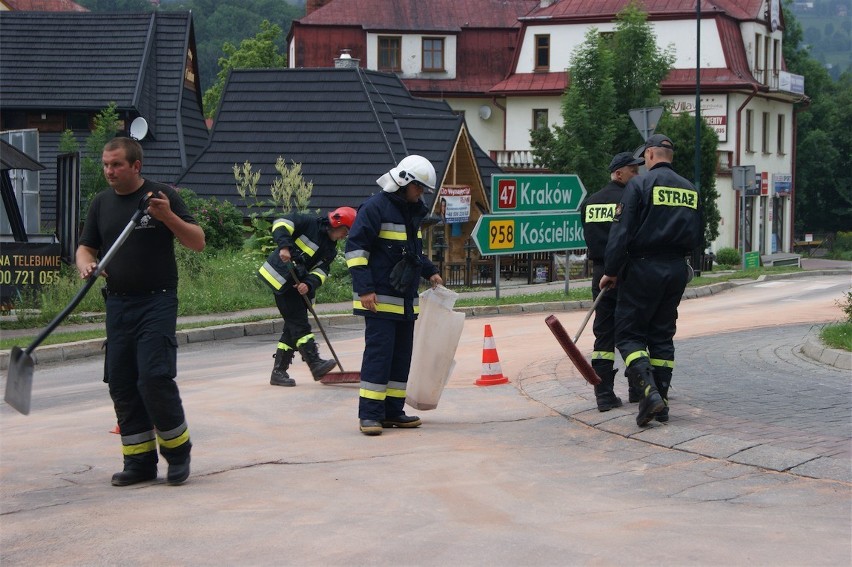 Plama oleju w Zakopane. Straży kierowali ruchem