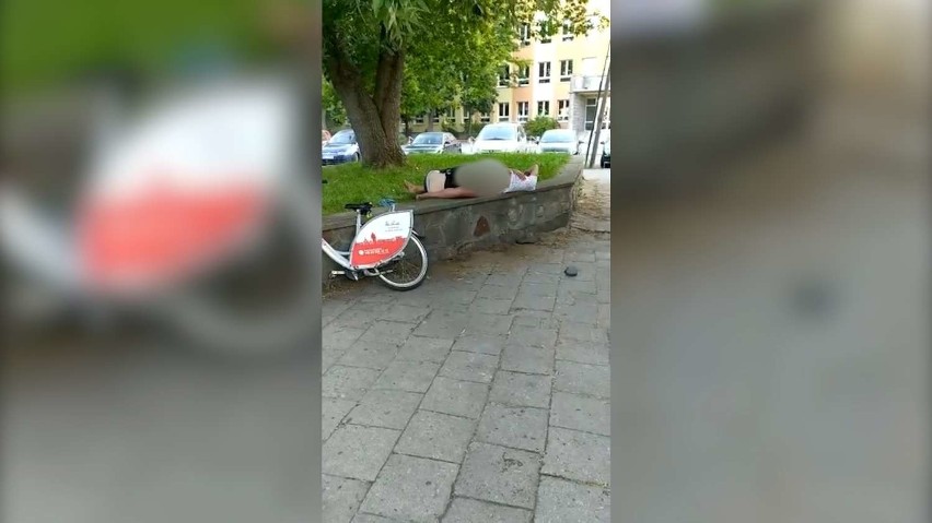 Policja ukarała bohatera miłosnych igraszek w centrum Konina