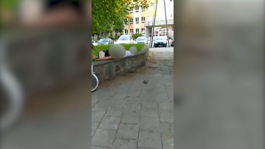 Policja ukarała bohatera miłosnych igraszek w centrum Konina