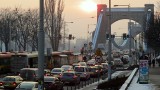 Wrocław: Pl. Społeczny i Most Grunwaldzki utonęły w korku (ZDJĘCIA)
