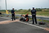 Straszyn. Wypadek dwóch motocyklistów. Jedna osoba nie żyje, drugą przewieziono do szpitala