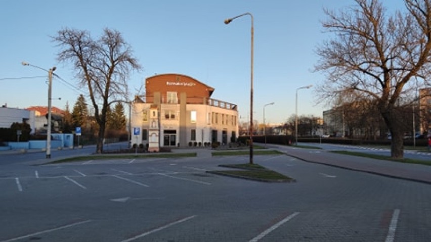 Koronawirus, Piotrków: Zamknięte restauracje, salony...