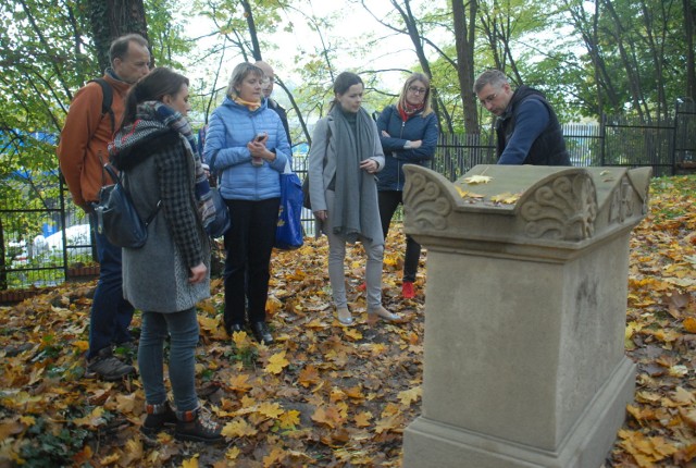 Odnowę Starego Cmentarza Podgórskiego wspiera od 2013 r. SKOZK